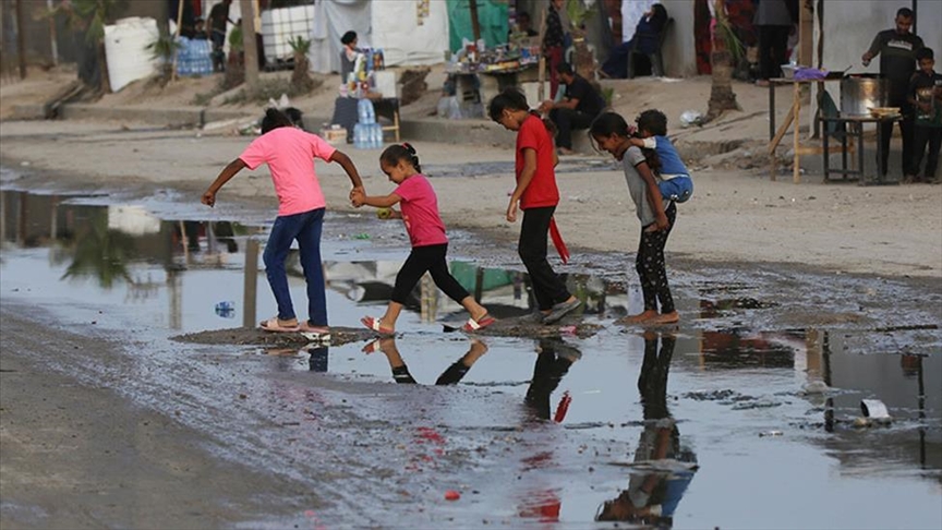 UN agency warns of cholera outbreak in Gaza amid severe water shortages