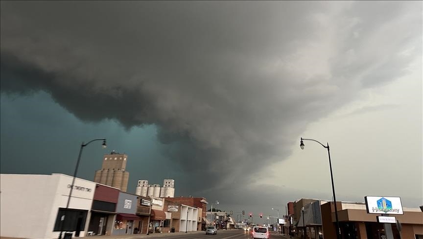 Tornadoes across US kill toddler in Michigan, injure 5 in Maryland