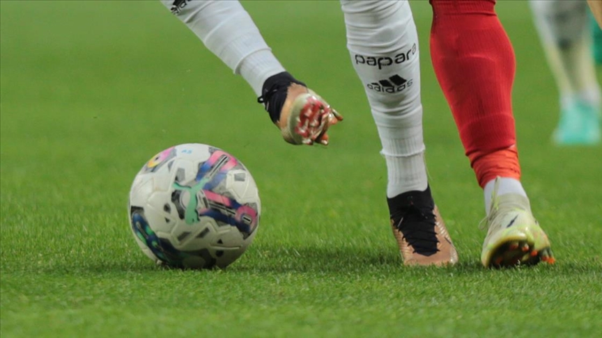 قدم.. الدوري الإنجليزي يبقي على تقنية "فار"