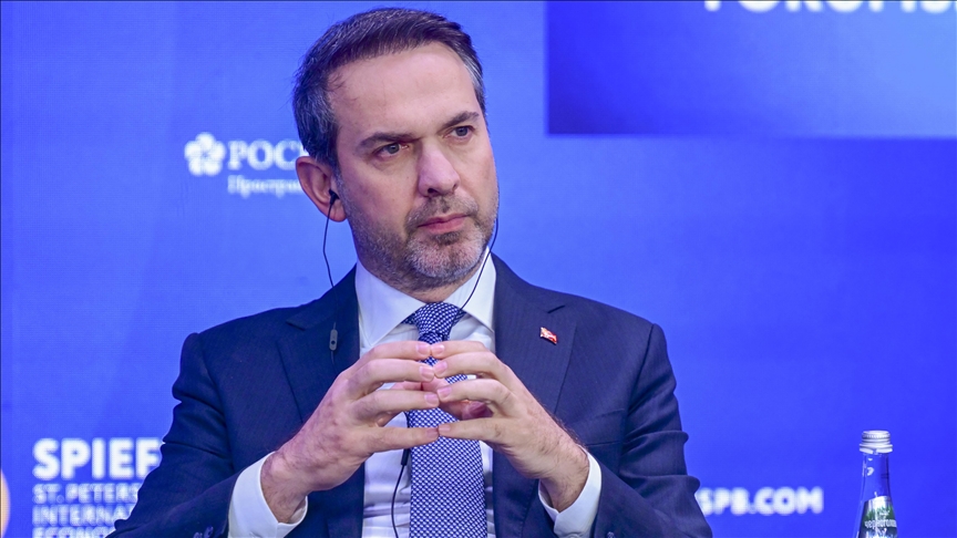Bakan Bayraktar: "Türkiye, yenilenebilir enerjide muazzam bir potansiyele sahip"