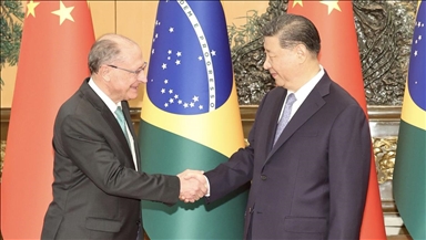 Chinese president meets Brazilian vice president