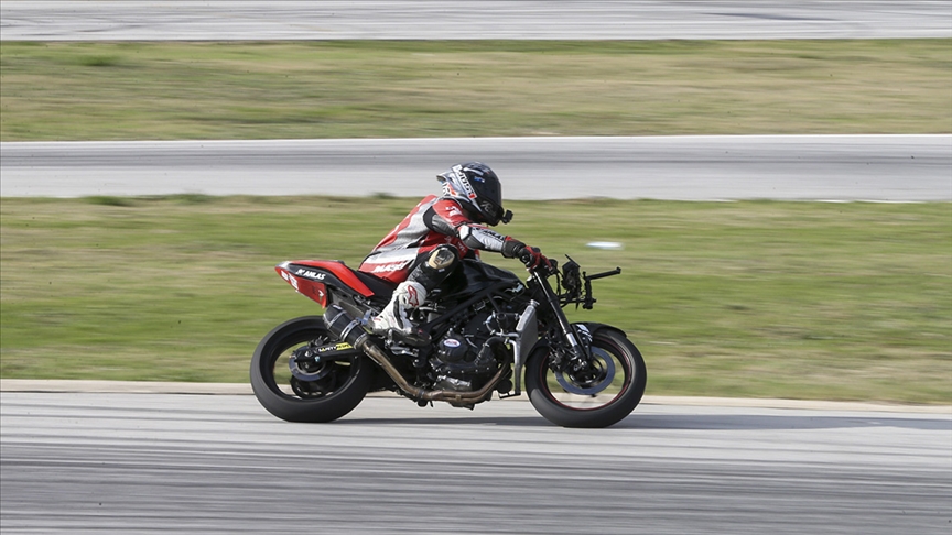 Milli motosikletçi Asrın Rodi Pak, Belçika'da 5. oldu 