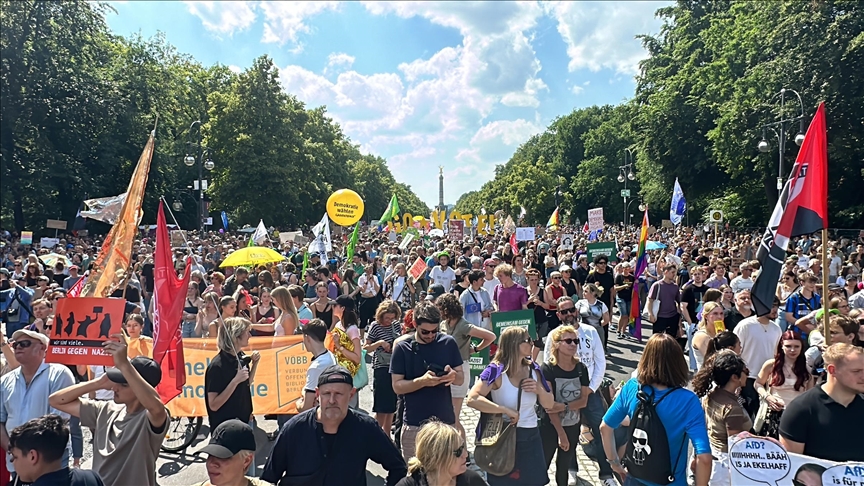Thousands protest far-right, racism in Germany