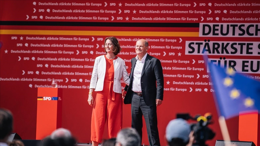 Almanya'da AP seçimlerinde hükümet yenilgi aldı, aşırı sağ güçlendi