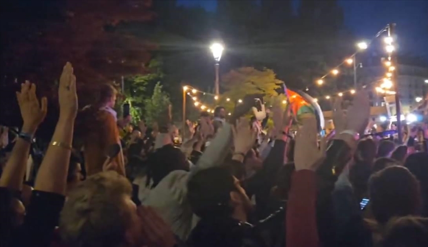 France/Européennes: Des centaines de personnes manifestent contre l'extrême-droite sur la Place de la République à Paris