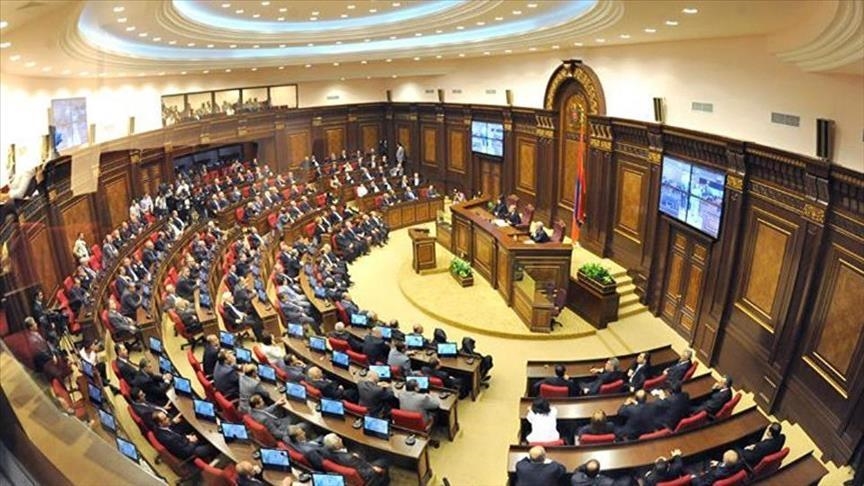 Парламент Армении рассмотрит вопрос об отставке правительства
