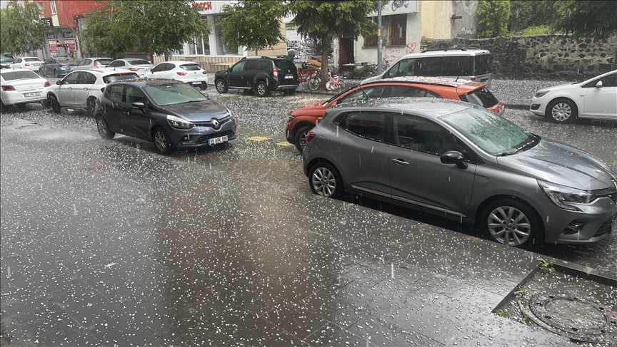 Kars'ta dolu etkili oldu 