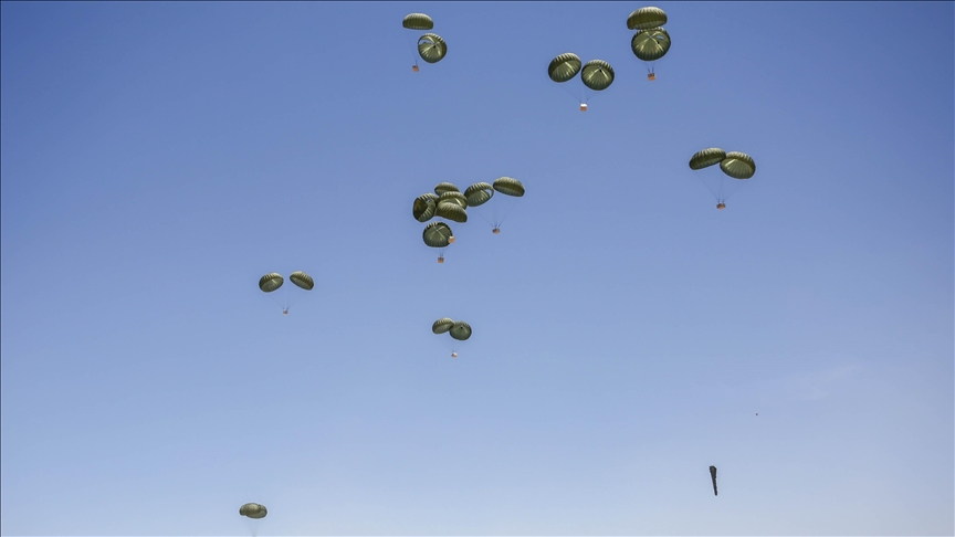 US resumes humanitarian airdrops into Gaza US resumes humanitarian airdrops into Gaza