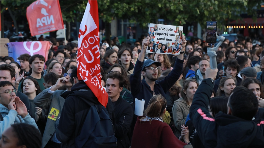 French politicians work on alliance formulas after snap polls announcement over far-right surge in EU elections