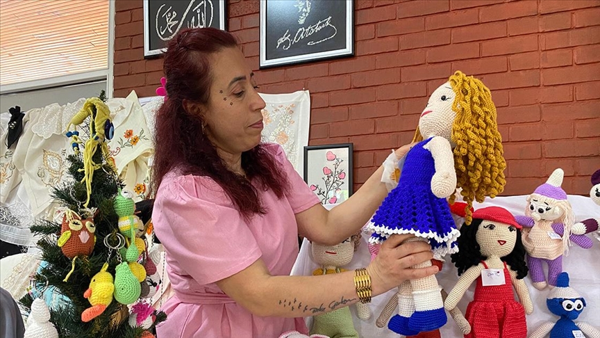 Yakınlarını kaybettiği akciğer kanserini tedavinin yanı sıra yüksel moralle yendi