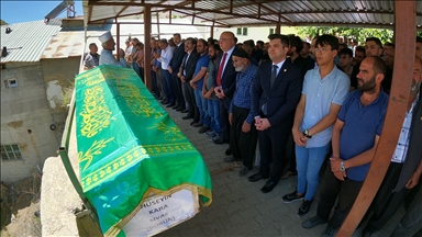 İliç'teki heyelanda hayatını kaybeden işçilerden Kara'nın cenazesi Sivas'ta defnedildi