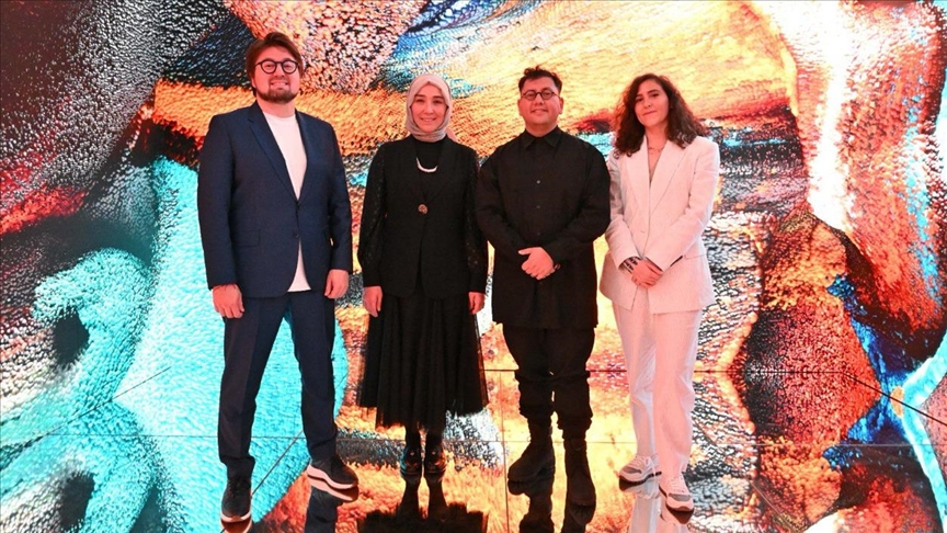 THY'nin Refik Anadol'la hazırladığı "Inner Portrait" dijital sanat projesi İsviçre'de tanıtıldı