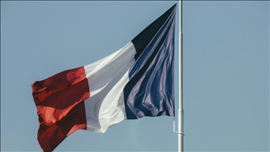 Fransa'da erken seçim kararı, merkez sağdaki Cumhuriyetçiler Partisini karıştırdı