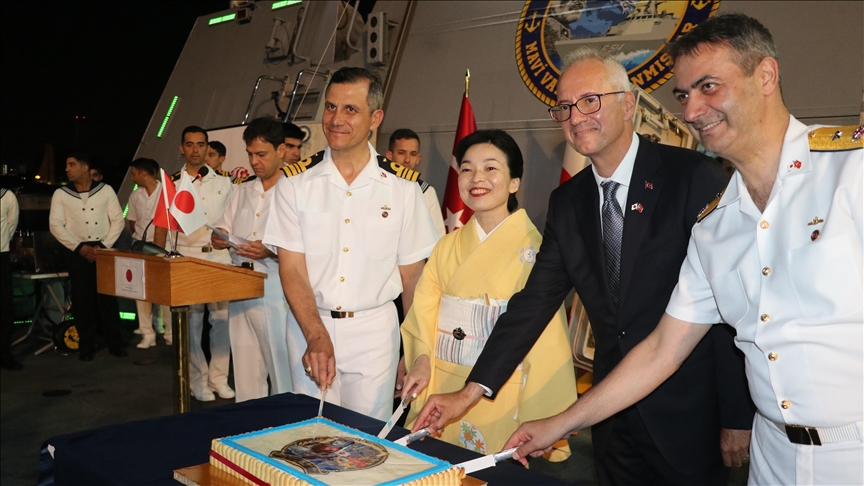 Reception held on Turkish corvette TCG Kinaliada in Tokyo