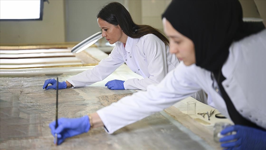 Topkapı Sarayı'nın "Mekke" ve "Medine" temalı iki tablosu restore ediliyor