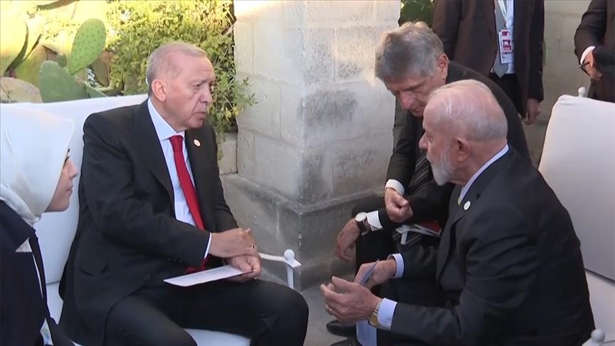 Erdogan s'entretient avec son homologue brésilien lors du sommet des dirigeants du G7