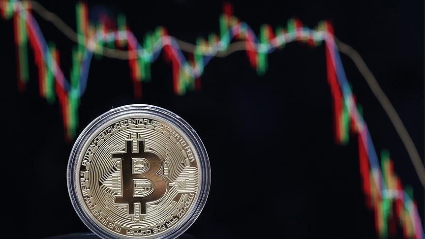 Bitcoin drops to ,000, hitting 4-week low
