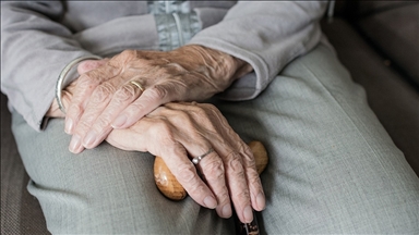 Dünya nüfusu yaşlanırken krizlerden en çok etkilenen yaşlıların gereksinimleri göz ardı ediliyor
