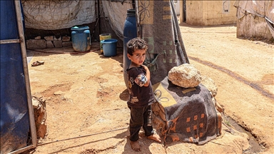 İdlib'de Esed rejiminin yerinden ettiği on binlerce sivil yoksulluk nedeniyle bayram hazırlığı yapamadı