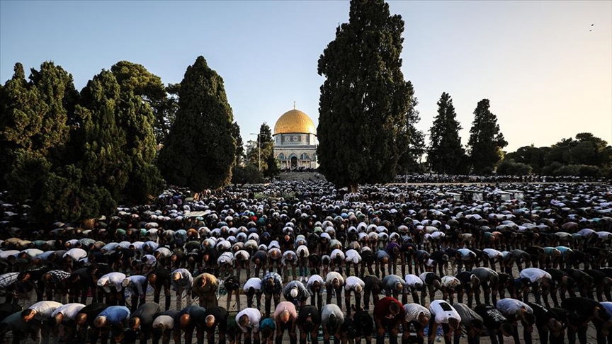 40,000 Muslims pray at Al-Aqsa to mark 1st day of Eid al-Adha 40,000 Muslims pray at Al-Aqsa to mark 1st day of Eid al-Adha
