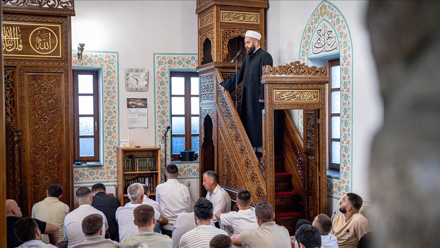 Bajram-namaz klanjan u džamijama širom Crne Gore