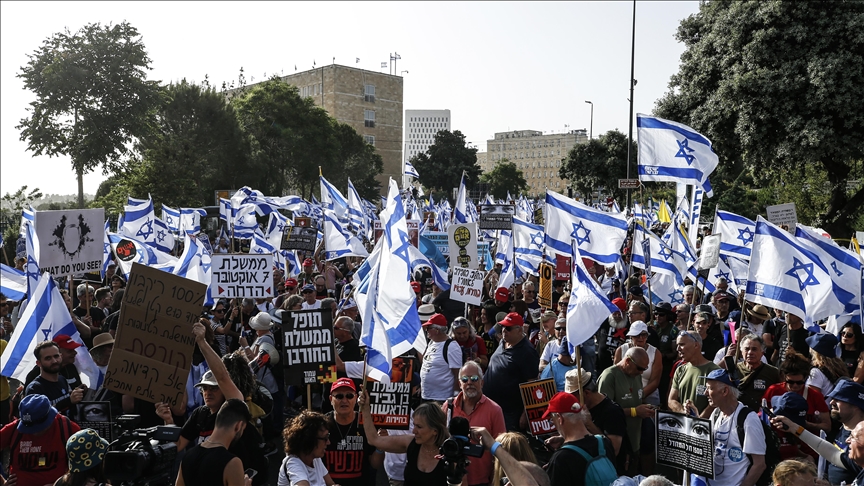 إسرائيل.. الآلاف يتظاهرون ضد الحكومة مطالبين بانتخابات مبكرة