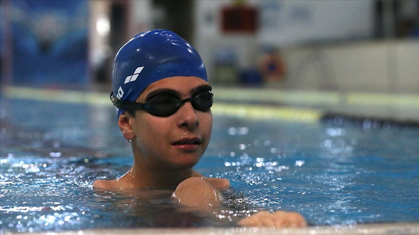 14 yaşındaki milli yüzücü Baran'ın hedefi 4 yıl sonraki paralimpik oyunları