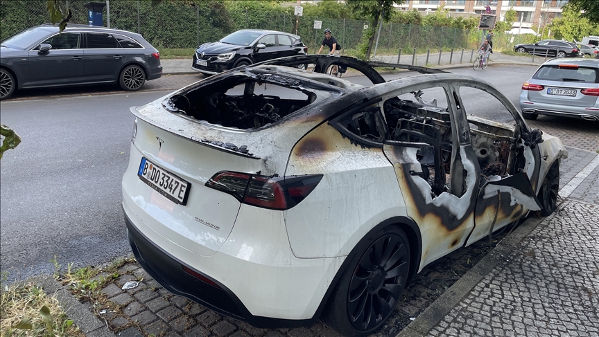 Automobili Tesla zapaljeni u Berlinu nakon prijetnji ekstremno ljevičarske grupe