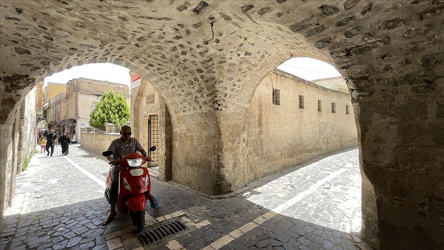 Şanlıurfa'da tarihi sokakların süsü "kabaltılar"