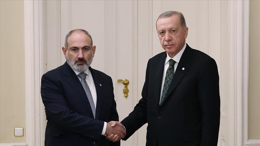 Erdogan et Pashinyan ont discuté de la normalisation des relations entre la Türkiye et l'Arménie 