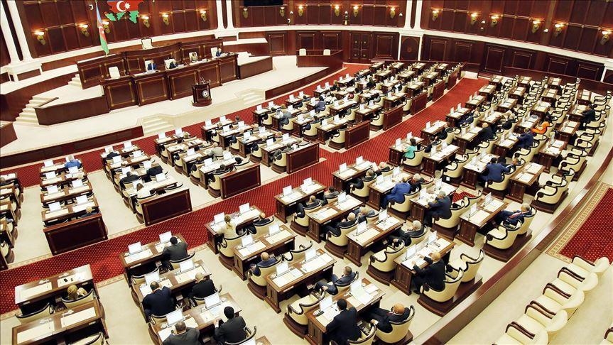 Правящая партия Азербайджана призвала распустить парламент