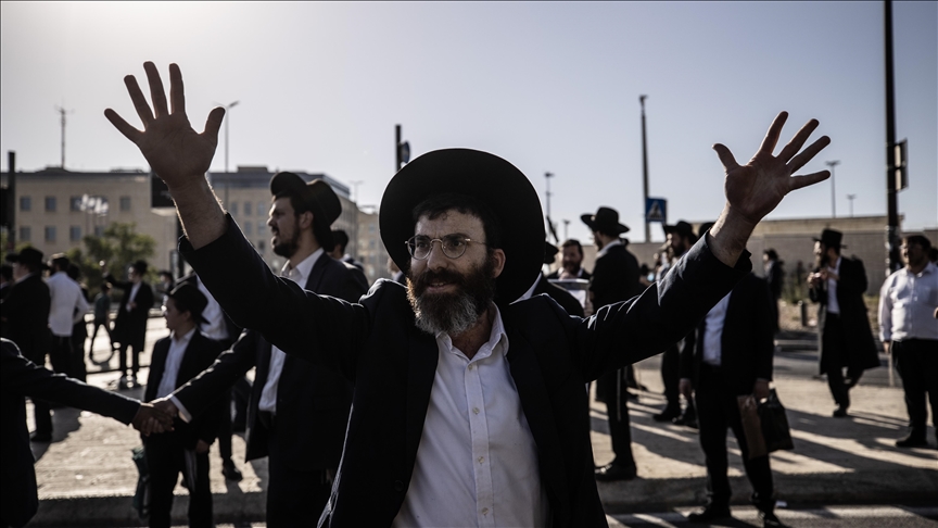 Ultra-orthodox Jews protest military draft in Tel Aviv