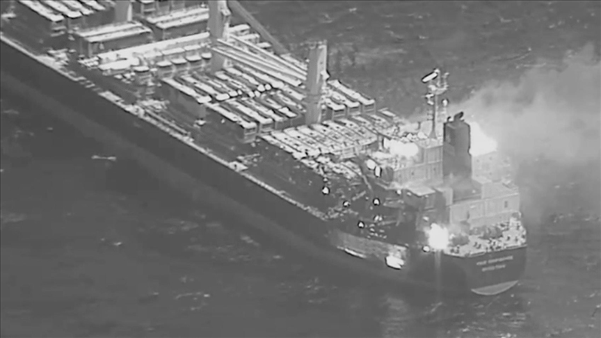 Los huzíes publican imágenes del ataque de ayer al barco mercante MV Tutor en el mar Rojo