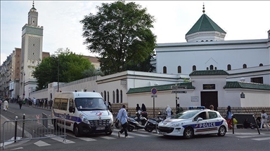  Неизвестные нанесли свастику на фасад строящейся мечети во Франции 