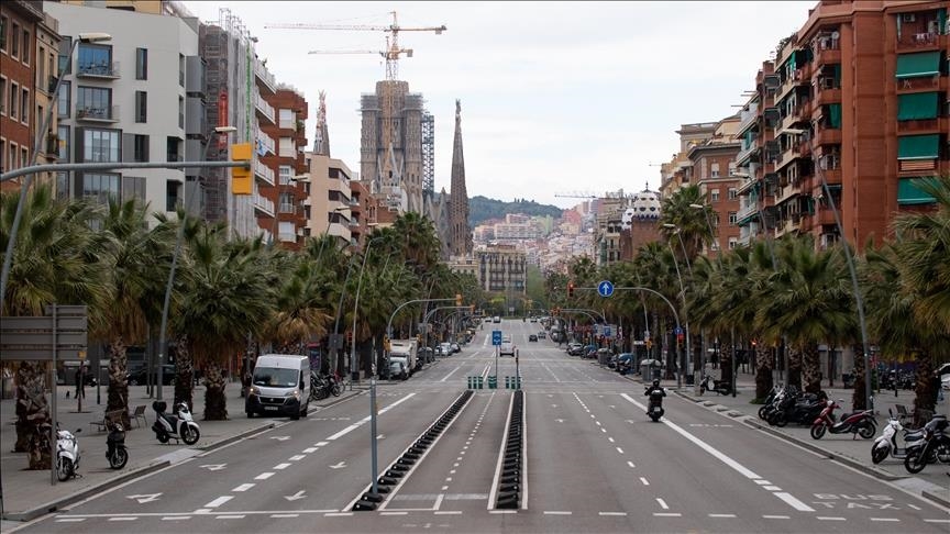 Barcelona to eliminate all tourist apartments in 2028, mayor says