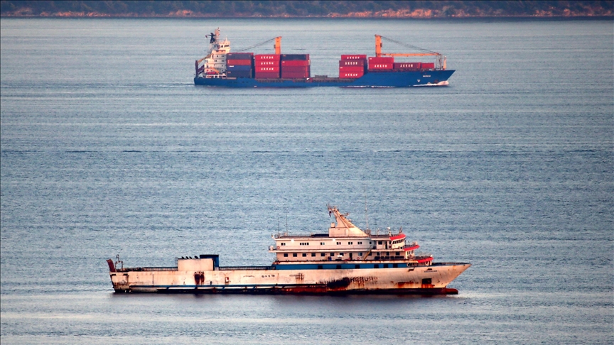 Southward traffic resumes in Türkiye's Canakkale Strait after ship malfunction causes brief halt