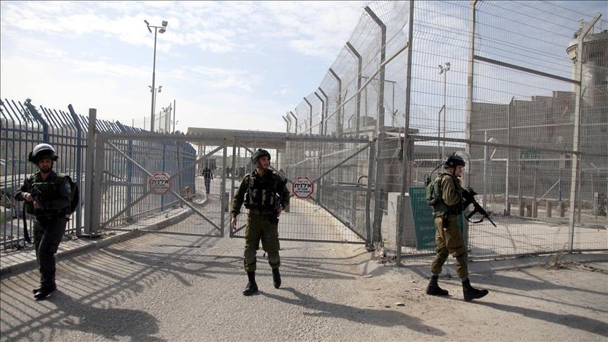 سجن النقب الإسرائيلي يهدد الأسرى حال لقاء محاميهم