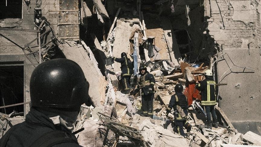 Ukraine : un missile russe fait deux blessés près de la capitale Kiev