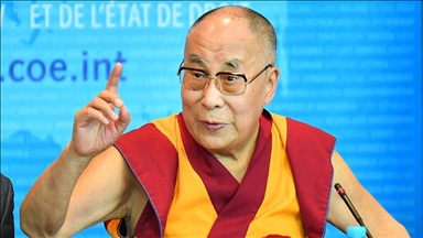 SAD: Dalaj Lama stigao u New York na liječenje