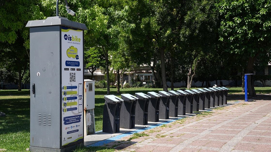 İstanbul'da vatandaşlar İSBİKE bisikletlerinin yerlerinde olmamasına tepki gösteriyor