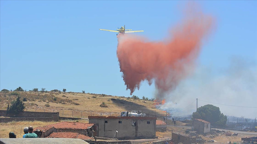 Ayvalık'ta çöp depolama alanında çıkan yangın kontrol altına alındı