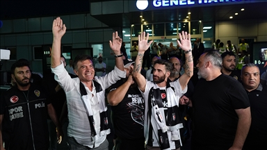 Beşiktaş'ın transfer görüşmelerine başladığı Rafa Silva, İstanbul'a geldi