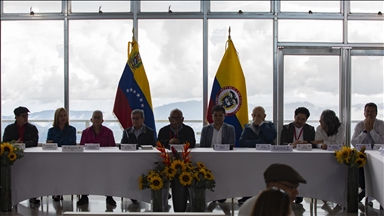 Colombia launches talks with FARC dissident group