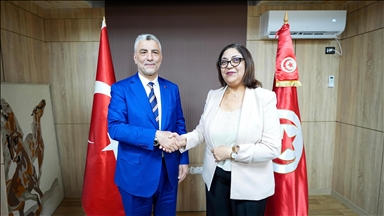 Le ministre turc du Commerce, Omer Bolat, rencontre son homologue tunisienne, Kalthoum Ben Rejeb