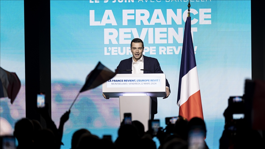 French parties hold debate ahead of snap polls