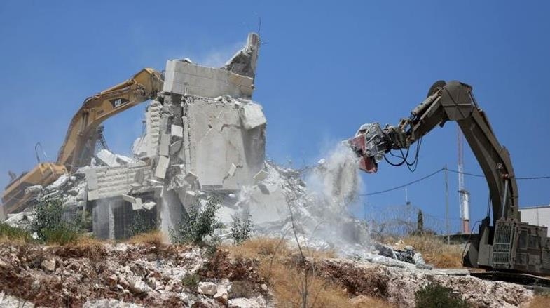 حماس: عمليات هدم المنازل في الضفة والقدس "جريمة وامتداد للحرب"