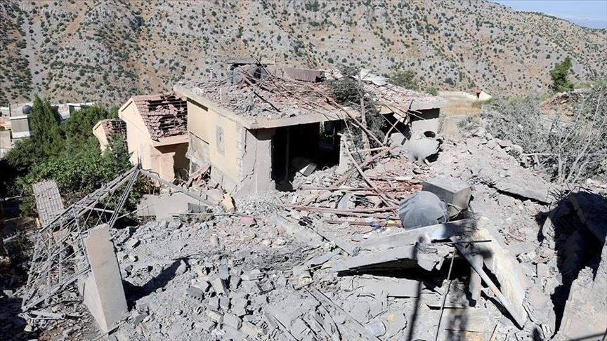 L'armée israélienne bombarde une ville du sud du Liban avec des bombes au phosphore blanc