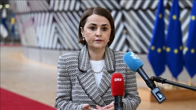 وزيرة خارجية رومانيا تشيد بالمشاورات مع تركيا وبولندا