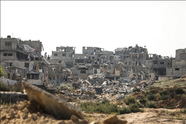 غزة.. اشتباكات في الشجاعية وقصف مدفعي وغارات جوية