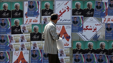 ANALİZ - İran'da seçime katılım oranı "güvenlik merkezli" ele alınıyor